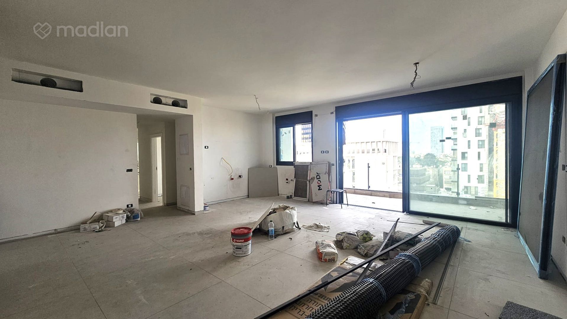 בן סרוק 10, הצפון החדש סביבת כיכר המדינה — 3